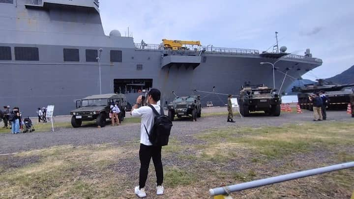 高本剛志さんのインスタグラム写真 - (高本剛志Instagram)「護衛艦たかもと 今週の動画アップ完了！  今回は、舞鶴オータムフェスタリポート最終回！ 隊員さんとの絡みを中心に！笑  ワンコにも絡んでます。 乗組員総員集合～っ！ ヨーソロー！(￣^￣)ゞ youtu.be/rAH8pqF0KKg?si… #海上自衛隊#jmsdf#海自 #舞鶴オータムフェスタ #第3護衛隊群 #陸上自衛隊#jgsdf #福知山駐屯地」10月14日 20時33分 - takamoto76