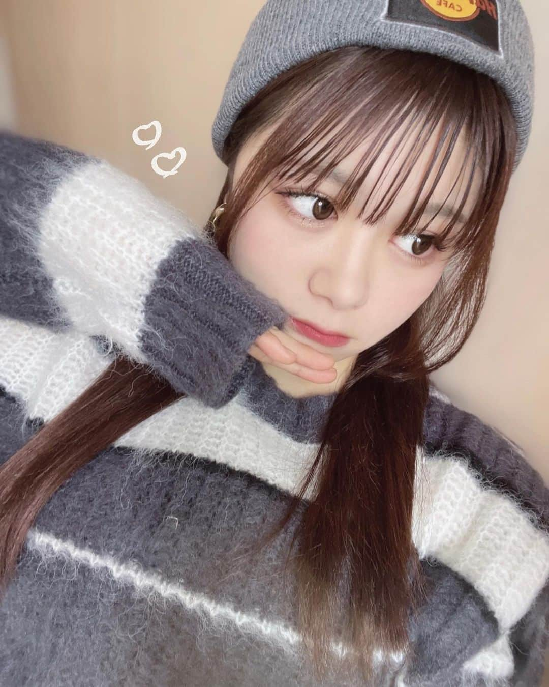 熊谷真里（まりくま）のインスタグラム：「⁡ ⁡ モコモコな日だったヨ🐑 ̖́- ⁡ ⁡ ⁡ ⁡ ⁡ ⁡ ⁡ ⁡ ⁡ ⁡ ⁡ ⁡ いつもいいね＆コメントありがとうございます🧸🎀 ⁡ ⁡ ⁡ #まりくま #Popteen #POP #ニット帽 #ニット帽コーデ #ニット帽女子 #ストレートヘア #ブラウンヘア #透明感カラー #ニットコーデ #カジュアルコーデ #カジュアルファッション #instagood #instamood」