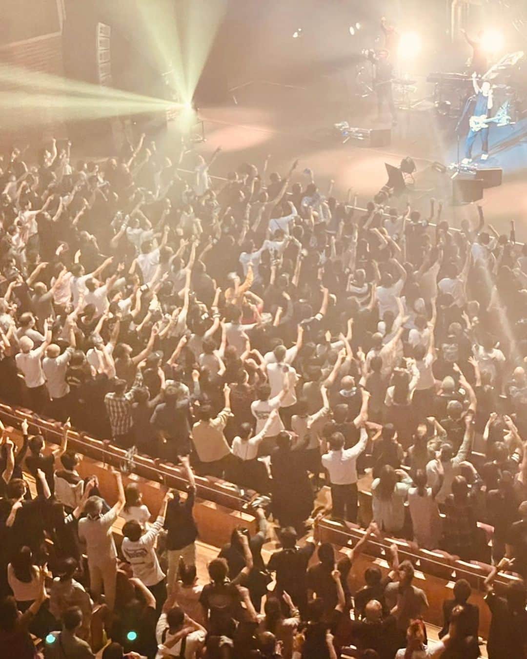 布袋寅泰のインスタグラム：「ギタリズム７ツアー@アルカス佐世保。初めての佐世保ライブ！満場のオーディエンス、熱かった！最高！また会おうね。#布袋寅泰 #ギタリズム７ツアー  #アルカス佐世保」