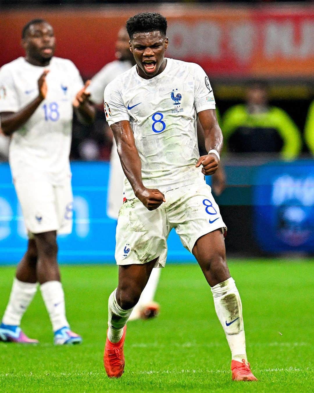 レアル・マドリードさんのインスタグラム写真 - (レアル・マドリードInstagram)「🇫🇷 @AurelienTchm and @Camavinga, qualified for EURO 2024!  💪 ¡Tchouameni y Camavinga, clasificados para la Eurocopa de 2024!」10月14日 20時43分 - realmadrid
