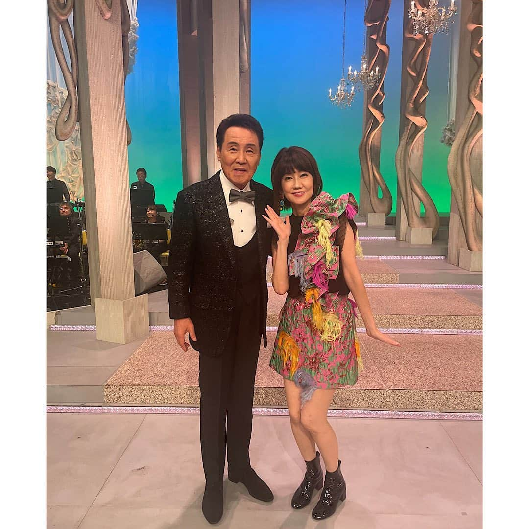 松本伊代さんのインスタグラム写真 - (松本伊代Instagram)「今夜、 19:00〜BS朝日  【人生、歌がある】  出演させていただきました。 あーもう終わっちゃう！  五木ひろしさんと 伍代夏子さんと、 お写真撮って頂きました😍📸 そして 五木さんのコーナー とても感動しました！！  明日の神戸のコンサート 今日から神戸行きますー！ スーツケース 詰めていたら またタローくんが、、、😭  僕も一緒に行くよーと😭 こないだもそうだったな。。 可愛い。悲しい。 しばしのお別れ。  　  #人生歌がある #タロー #スーツケースの中に。 #五木ひろし #伍代夏子 #松本伊代」10月14日 20時45分 - iyo14_official