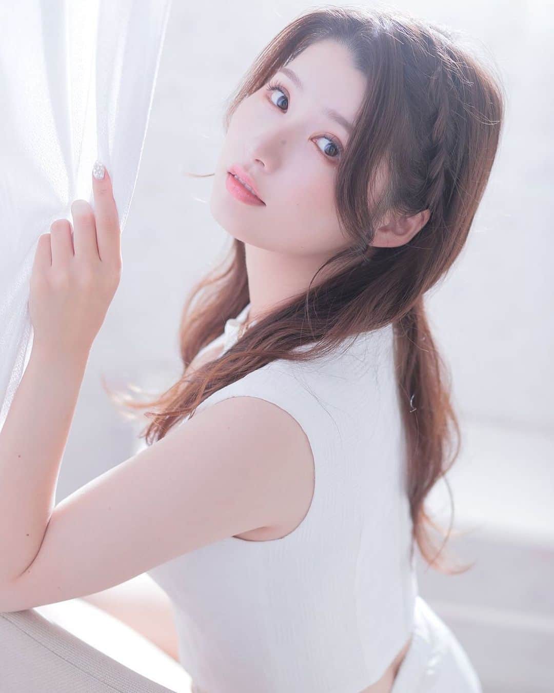 足立はなのインスタグラム：「🧚‍♂️🧚‍♂️🧚‍♂️‎🤍‎🤍」