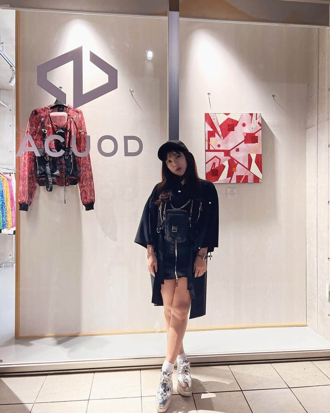 天木じゅんさんのインスタグラム写真 - (天木じゅんInstagram)「🖤⛓️  @acuod_official  NEW "ACUOD " 展示会へ🖤🖤🖤  @i_chanu_m_acuod チャヌのお洋服を 久しぶりに身に纏えて、自信がついた！！ 気合いが入った❤️‍🔥❤️‍🔥❤️‍🔥  天才チャヌ！！！  #ACUOD #天木code」10月14日 20時53分 - jun.amaki