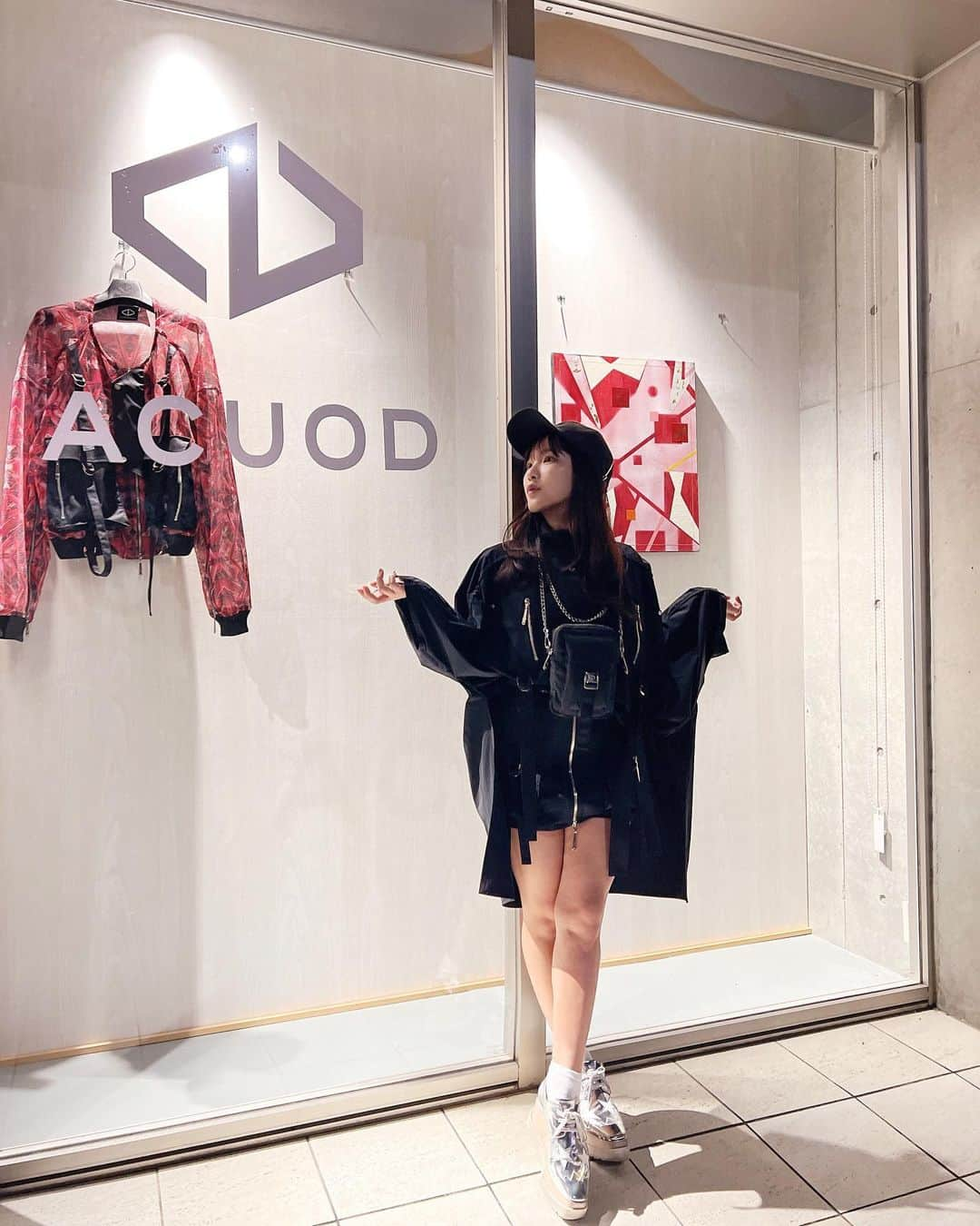 天木じゅんのインスタグラム：「🖤⛓️  @acuod_official  NEW "ACUOD " 展示会へ🖤🖤🖤  @i_chanu_m_acuod チャヌのお洋服を 久しぶりに身に纏えて、自信がついた！！ 気合いが入った❤️‍🔥❤️‍🔥❤️‍🔥  天才チャヌ！！！  #ACUOD #天木code」