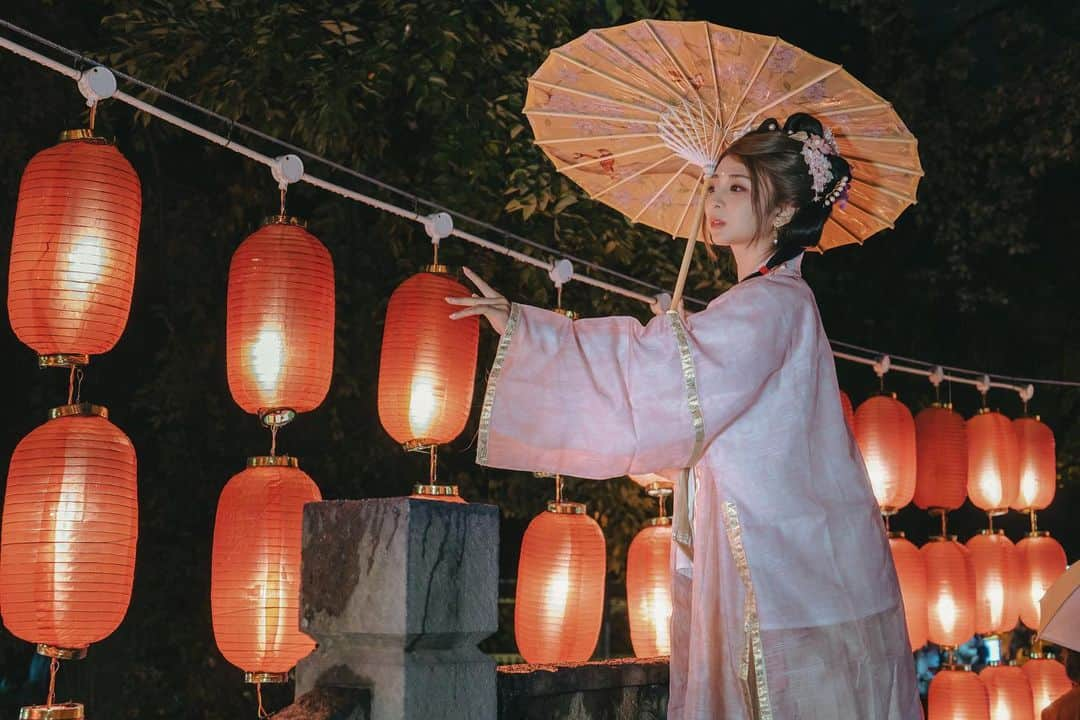 イチサキミキさんのインスタグラム写真 - (イチサキミキInstagram)「🏮🏮🌸🏮🏮」10月14日 20時55分 - ichisaki_miki