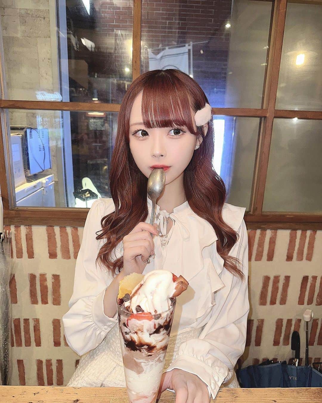 のインスタグラム：「北海道でパフェ食べた時の🍓   #パフェ  #パフェ巡り  #カフェ」