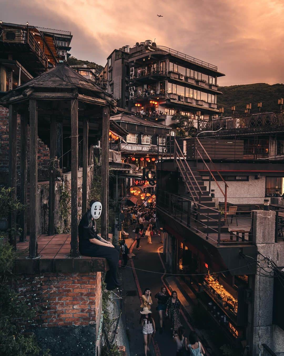 R̸K̸のインスタグラム：「Taiwan Street Pack ・ #beautifuldestinations #earthfocus #earthbestshots #earthoffcial #earthpix #thegreatplanet #discoverearth #roamtheplanet #ourplanetdaily #awesome_photographers #wonderful_places  #designboom #voyaged #sonyalpha #bealpha #travellingthroughtheworld #streets_vision  #lonelyplanet #nightphotography @sonyalpha  @lightroom @soul.planet @earthfever @9gag  @natgeotravel @awesome.earth」