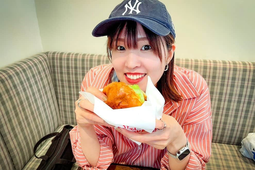 芥川愛加さんのインスタグラム写真 - (芥川愛加Instagram)「・ リサとドライブして食べて買い物して 充実した1日だった🍔🌴🚗 ・ またどこか行こうね♩ 次お出かけの時はいい天気になりますよーに🥹☀️笑 @_rrbin97  @ai_ca.mera  ・ ・ #泉南りんくう公園 #allgoodburger  #りんくうプレミアムアウトレット  #楽しかった #雨女はどっち笑 #時差投稿」10月14日 21時04分 - aika_akutagawa