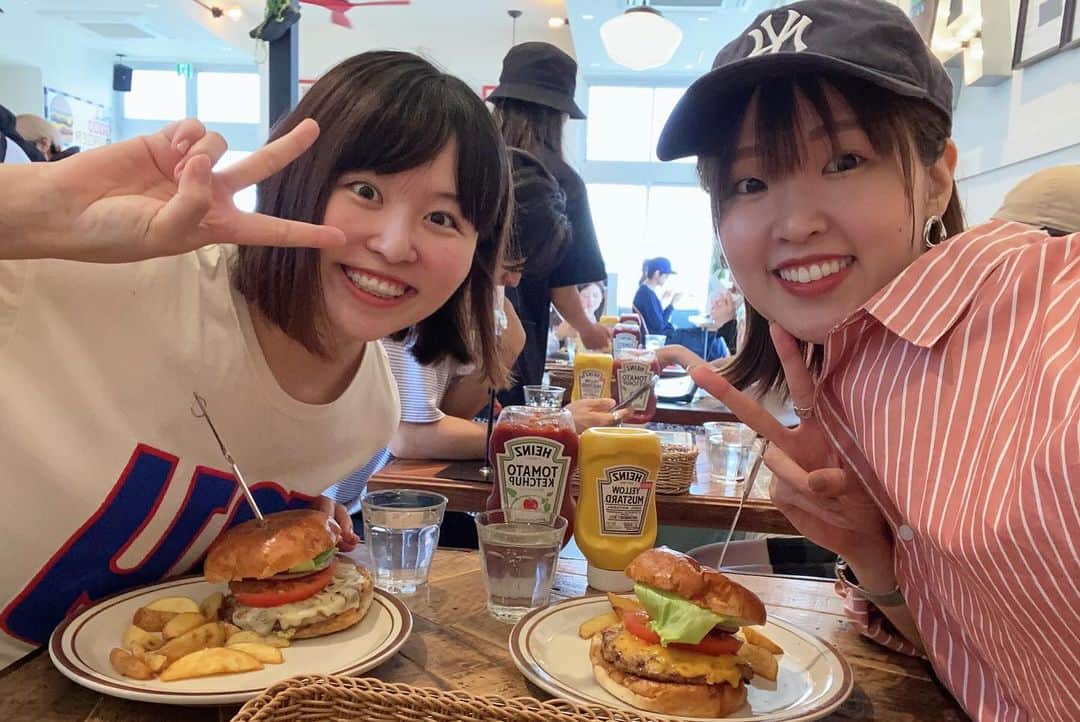 芥川愛加さんのインスタグラム写真 - (芥川愛加Instagram)「・ リサとドライブして食べて買い物して 充実した1日だった🍔🌴🚗 ・ またどこか行こうね♩ 次お出かけの時はいい天気になりますよーに🥹☀️笑 @_rrbin97  @ai_ca.mera  ・ ・ #泉南りんくう公園 #allgoodburger  #りんくうプレミアムアウトレット  #楽しかった #雨女はどっち笑 #時差投稿」10月14日 21時04分 - aika_akutagawa