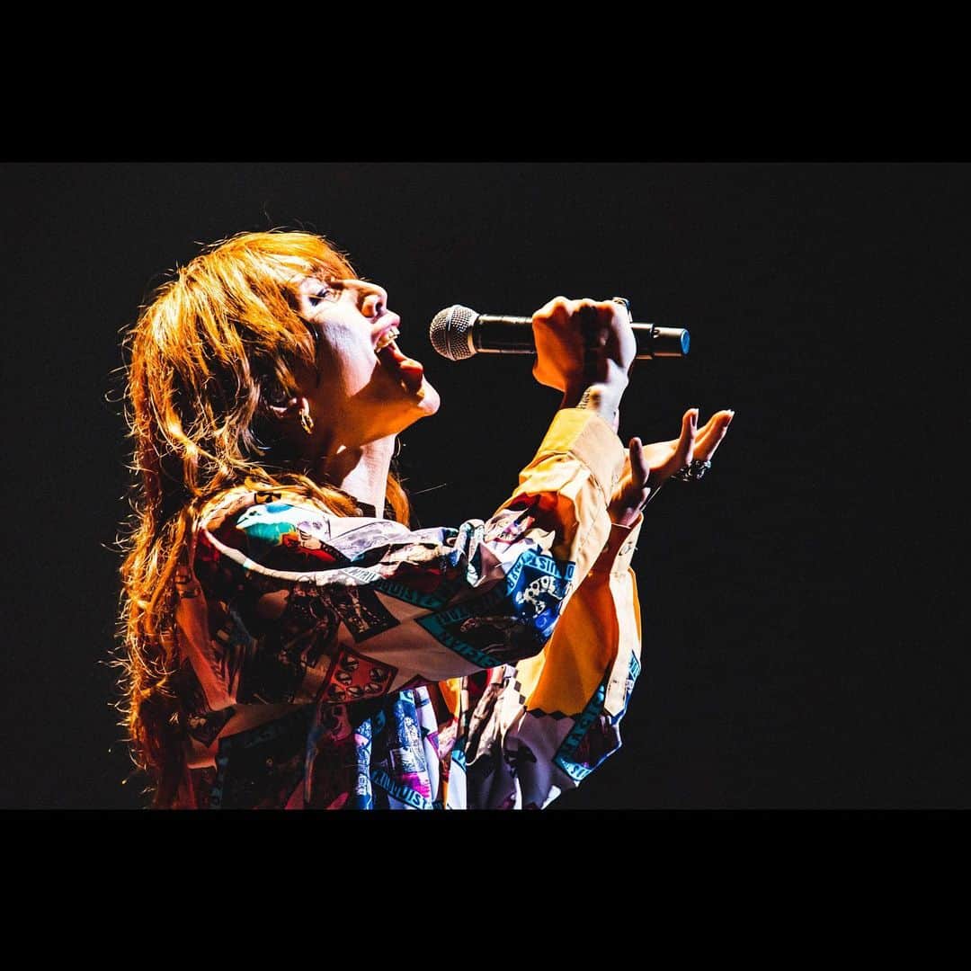 SUPERBEAVERのインスタグラム：「都会のラクダ TOUR 2023-2024 〜 #駱駝革命21 〜  仙台サンプラザホール -Day1-  photo by @cazrowaoki  ※写真の無断転載は禁止です。  #SUPERBEAVER #渋谷龍太 #柳沢亮太 #上杉研太 #藤原35才広明 @gyakutarou @yayayayanagi @kentauesugi @hiroaki_drums_superbeaver」
