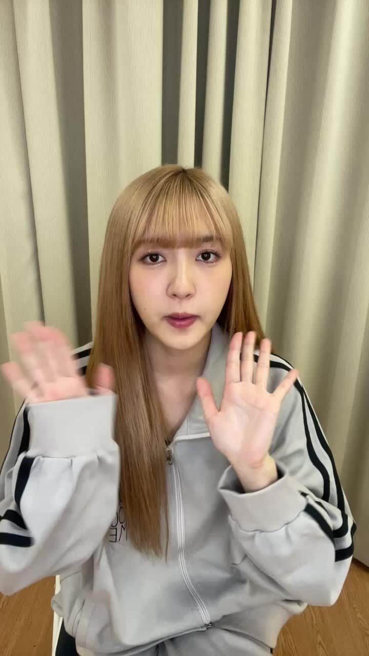JUNNAのインスタグラム：「純喫茶、グッズ紹介のインスタライブ🎥」