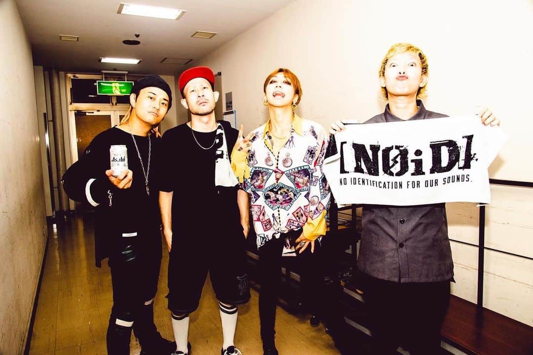 青木カズローのインスタグラム：「SUPER BEAVER、仙台公演殺影完了。 #写殺」