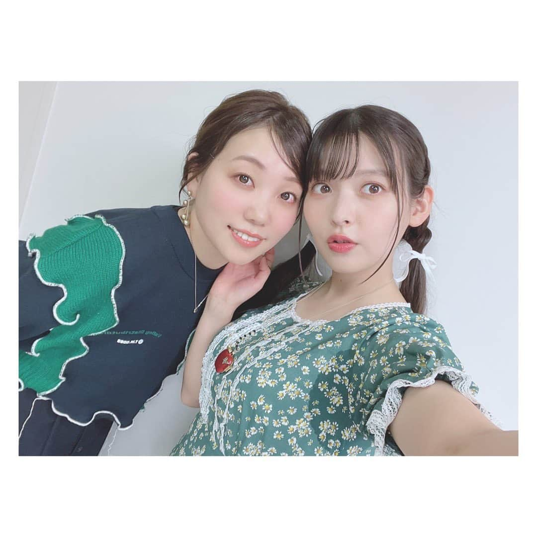 小原好美さんのインスタグラム写真 - (小原好美Instagram)「学習院大学さんにて、 上坂すみれちゃんと小原でのトークショーが行われました✨  来てくださった皆さん、そして学習院の皆さん、本当にほんとにありがとうございました！  2人でのイベントは今年２回目だったので、いつもの2人の様子をお届けできたし、何より私達がとても楽しかったです♡  そしてスタッフの学生の皆さんが暖かくて嬉しいのと感謝の気持ちでいっぱいです。  最後の写真撮影で緊張がとけた皆さんとのやりとり、とーっても楽しかったですよ✨  そして楽屋のウェルカムボードに メッセージカード。 嬉しかったです、ありがとうね。  来てくださった皆さんも、そして学習院の皆さまにも是非またお会いしたいので、今度は私が出るイベントにお越しください…✨  また会えるの楽しみにしてますね♫  #学習院大学 さま #ありがとうございました #すみぺ #上坂すみれ #コメントありがとう #いつもありがとう」10月14日 21時23分 - konomi_kohara0628