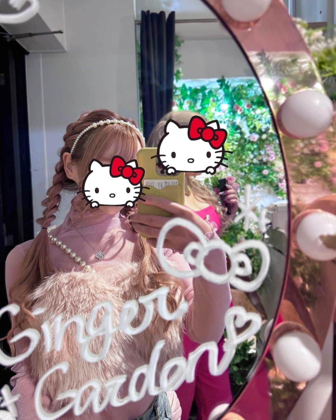 美咲キララさんのインスタグラム写真 - (美咲キララInstagram)「🎀🐱=^・◦・🎀^= . ジンジャーガーデン青山 キティちゃんのアフタヌーンティー😭♥️♥️♥️♥️ これ可愛すぎる！！！犯罪！！ パフェといちごミルクが美味しすぎた🍨🍓🥛 . . #ジンジャーガーデン青山  #ジンジャーガーデン #アフタヌーンティー #afternoontea #青山カフェ #青山グルメ  #キャバクラ #キャバ #キャバクラ嬢 #キャバ嬢 #東京 #新宿 #歌舞伎町 #池袋 #六本木  #大阪 #ミナミ #北新地 #自撮り女子 #グラビア #リュクセ #팔로우 #셀카 #自拍 #角色扮演 #cute #kawaii #셀스타그램 #얼스타그램」10月27日 20時45分 - ___krrnano