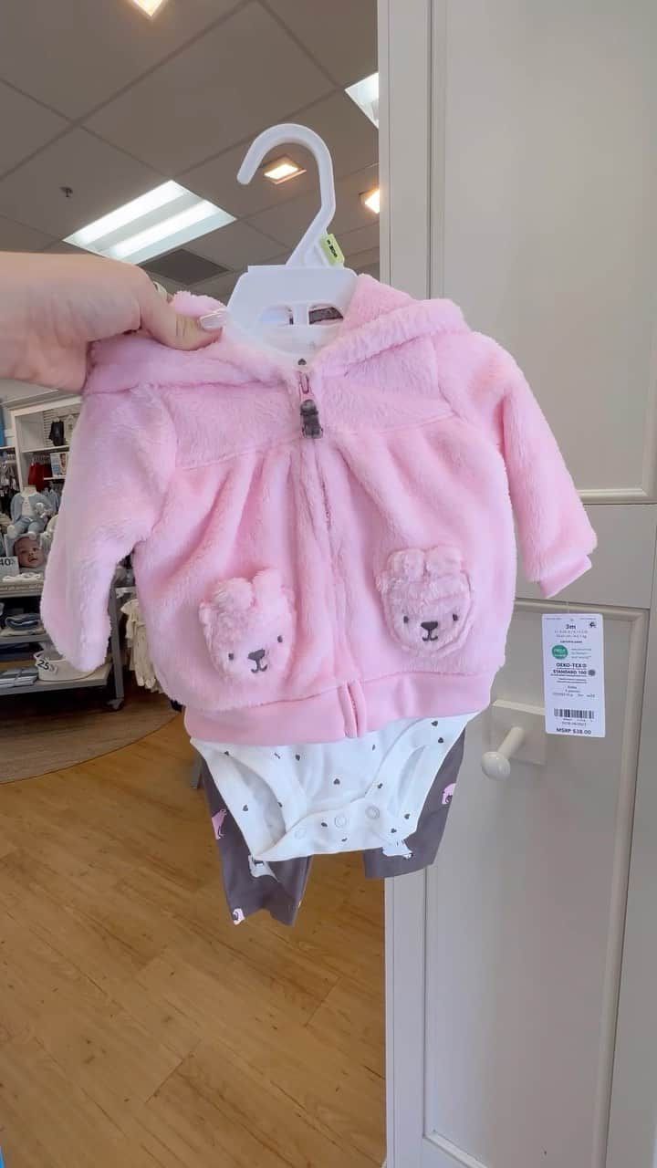 カーターズのインスタグラム：「Need one in every color pls!!  #babyclothes #fallvibes #babygirl #babyboy」