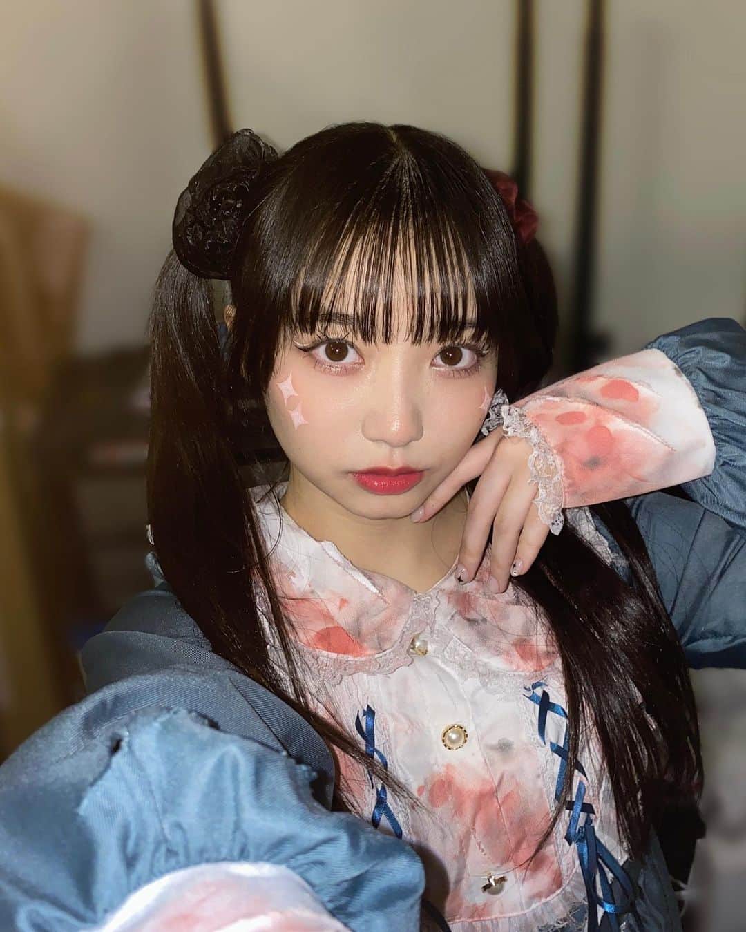 山田なる（ナルハワールド）さんのインスタグラム写真 - (山田なる（ナルハワールド）Instagram)「🎃👻 ⁡ ⁡ ♡KiSS KiSS Friday Night High Halloween♡ ⁡ ⁡ 会いにきてくれてありがとう🖤 #ハロウィン #KiSSKiSS」10月14日 21時19分 - naruhaw