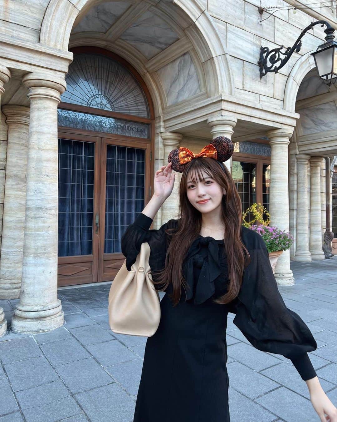 のインスタグラム：「𝐃𝐢𝐬𝐧𝐞𝐲 𝐇𝐚𝐥𝐥𝐨𝐰𝐞𝐞𝐧🎃  友達がたくさん写真撮ってくれた📸❤︎」