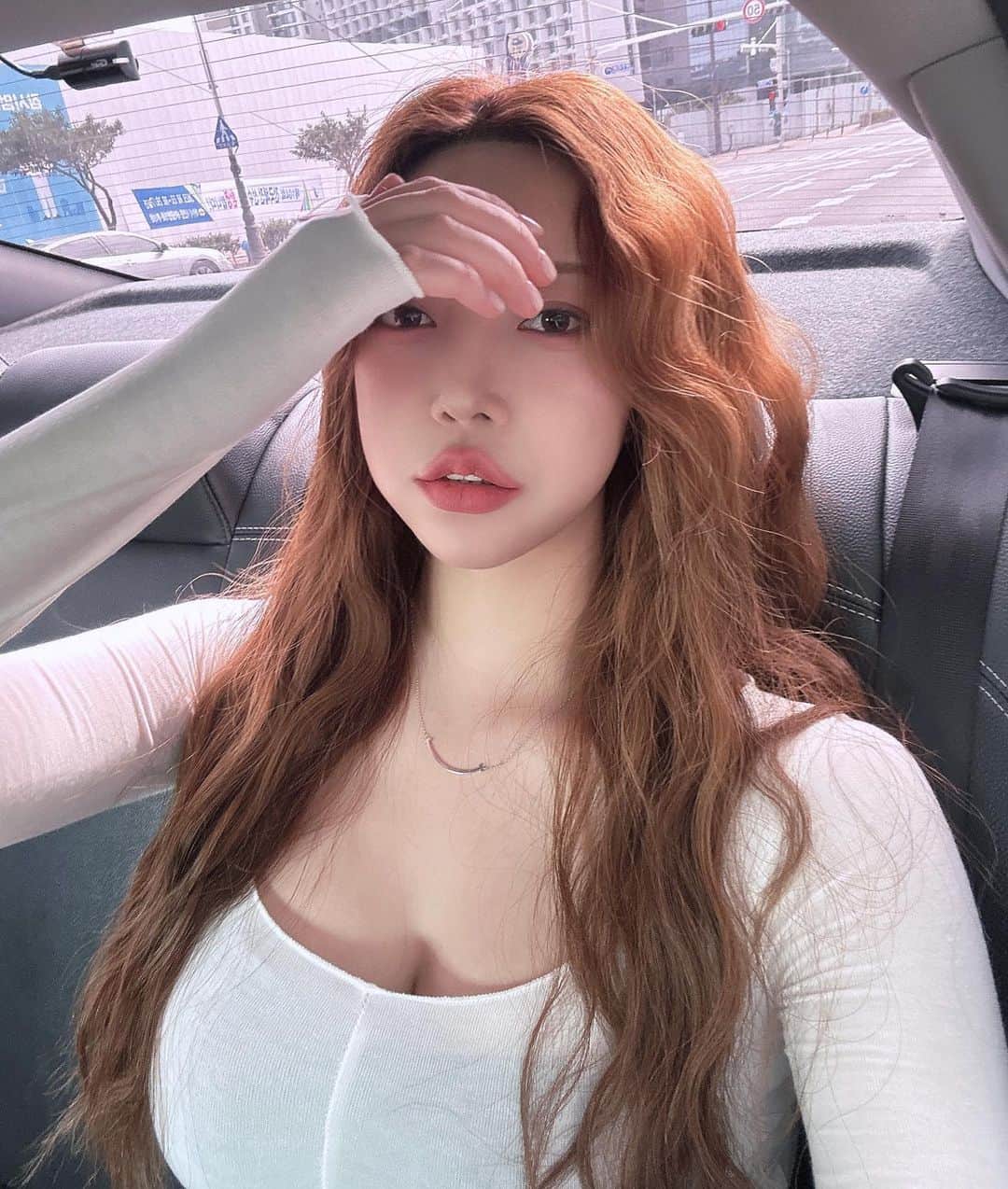 Choi Somiのインスタグラム：「⠀⠀⠀⠀ #글랜더 #glander  더 잘 칠 수 있을 것 같은데 좀 더 빨리 늘 수 있을 것 같은데 저질 체력이 발목을 잡네 체력이 떨어지니 집중력도 당연히↓  T는 이미 알고 있지 체력을 키워야 한다는 걸... 🛸」