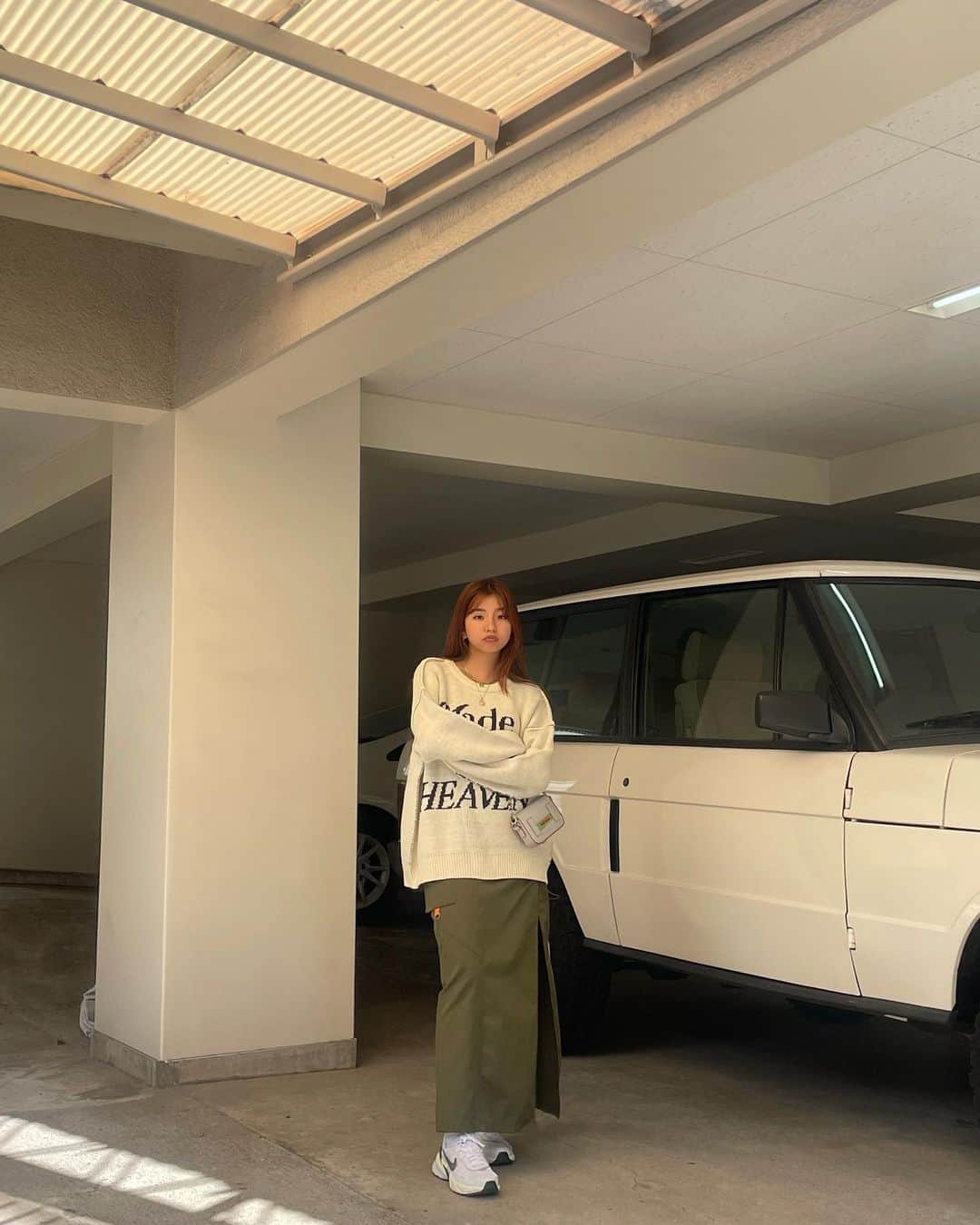 小山はるきのインスタグラム：「"MESSEGE COLOR KNIT"/IVORY ユニセックスなのでゆったりスタイリングも、タイトめなスカートとも相性がよいです◎」