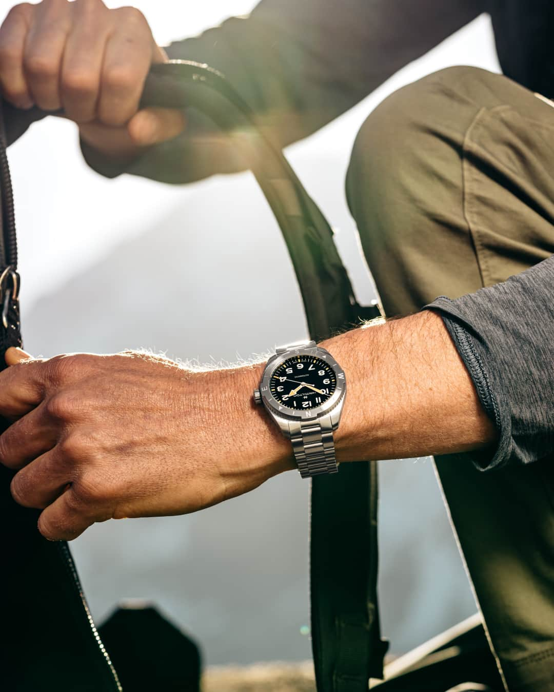 Hamilton Watchのインスタグラム：「Sturdy and efficient, the Khaki Field Expedition is tough when you need it.  #hamiltonwatch #stepoutside #expedition #new #adventureawaits」