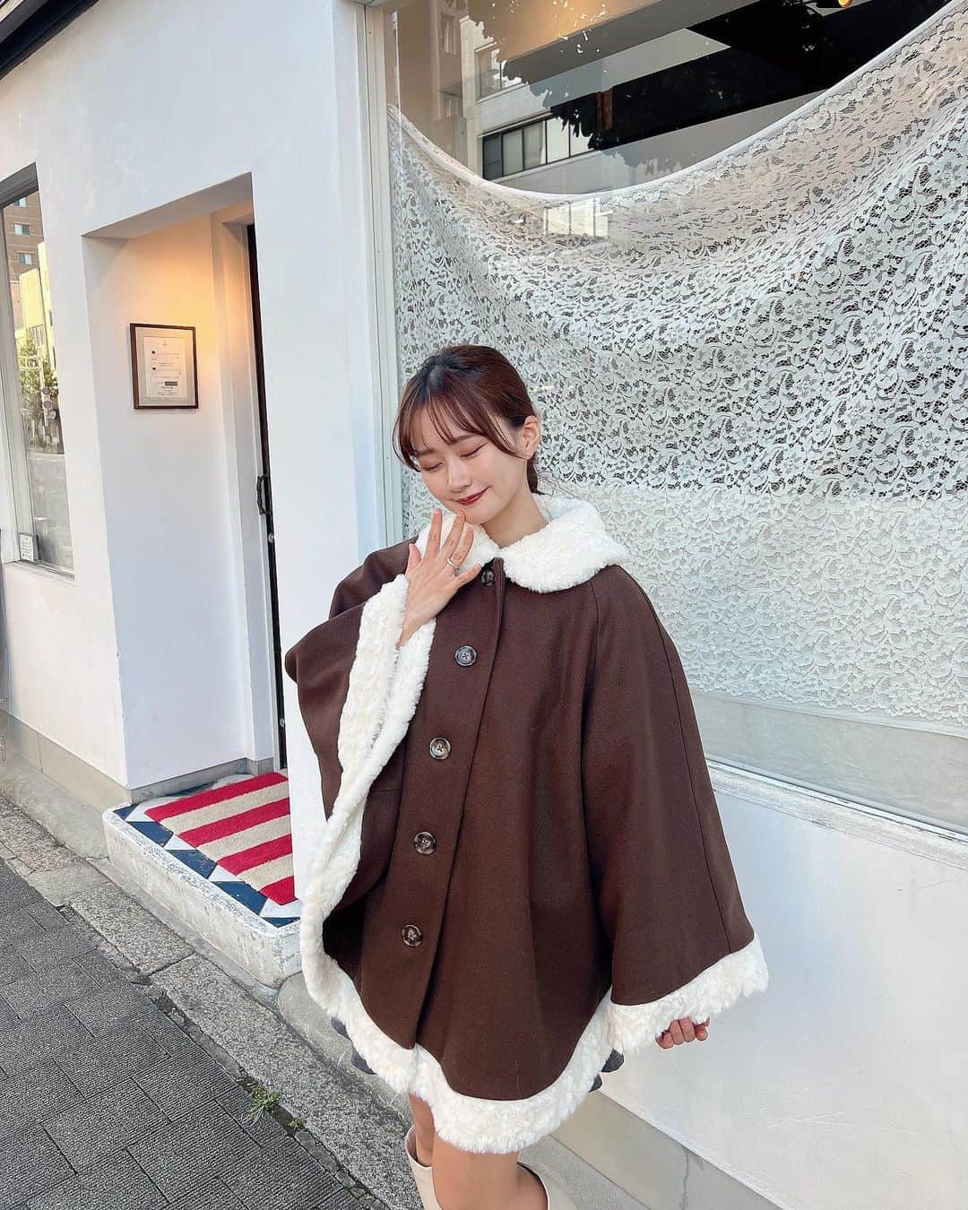 apres jour(アプレジュール) のインスタグラム：「【あかちゃすちゃんコラボお洋服🍎】 10/15(日) 18:00〜coming soon♡ ⁡ 大好評につき、待望の第二弾！！✨✨ ついに発売間近に🎶 ⁡ あかちゃすちゃんのこだわりが詰まった アウター、ニットワンピ、ロングワンピースの ３型を発売します🫶🏻🍎 ⁡ ⁡ ⁡ ⁡ ⁡ こちらの画像はインスタ用に加工しておりますので、カラーの雰囲気が実際の商品と異なる場合がございます。 商品ページにてカラーのご確認をお願い致します。 ⁡ #ZOZOでしか買えない #アプレジュール #アプレ部」