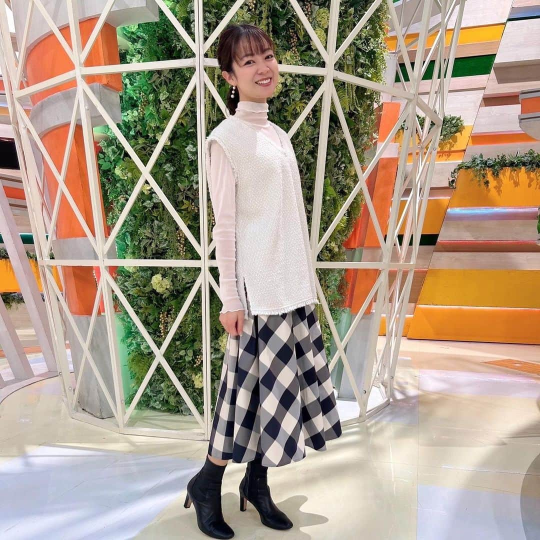 磯貝初奈さんのインスタグラム写真 - (磯貝初奈Instagram)「サンデーLIVE!!、あすもよろしくお願いします😊  10/8衣装提供 トップス @chouette_fairy_etmite_fuerte  @fuerte_online   #PR #サンデーLIVE!! #磯貝初奈」10月14日 21時38分 - hana_isogai