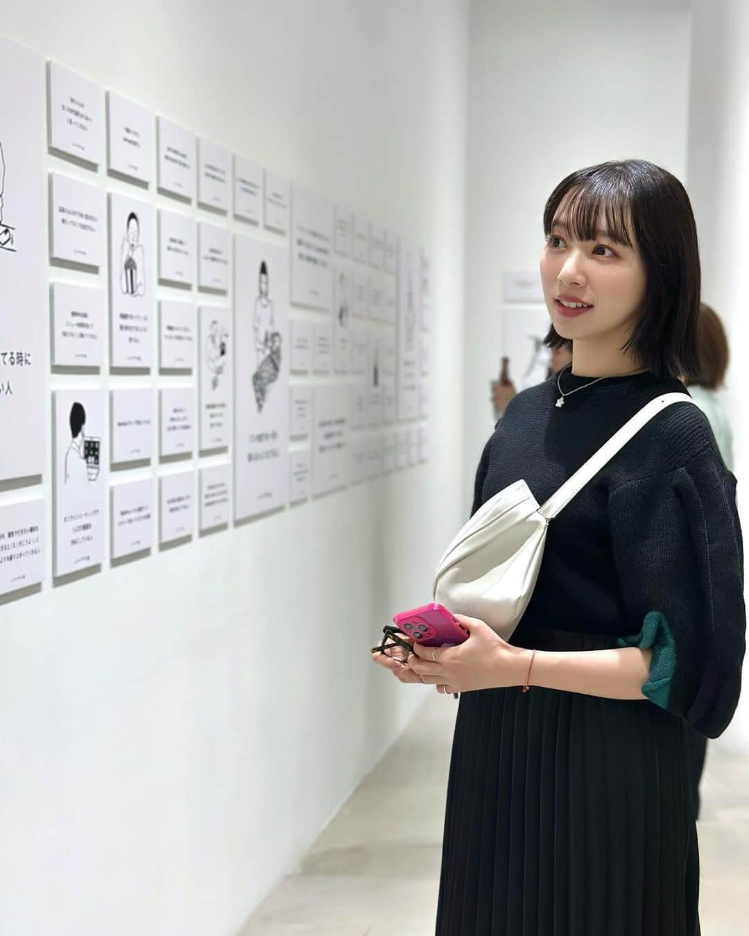 佐藤詩織のインスタグラム：「いい人すぎるよ展+やだなー展 2nd にお邪魔させていただきました😊　またまたおもしろほっこり最強展示！ 数もたくさんで見応えバツグン！おもわずクスっとわらってしまったり、共感しながら楽しくまわれました！🙂 なんと！11月からは、全国のPARCOさんをまわって展示するみたいですっ！！なんだそれーれ！！すごすぎるっ👏 今回の展示はなんと既に全完売してしまったみたいですが、また11月からみれるなんて最高ですねっ🫶  みなさま、ぜひ！！！！！ チケット等詳細は11月に入ってからみたいですっ！  #いい人すぎるよ展  #やだなー展  @entaku_official」