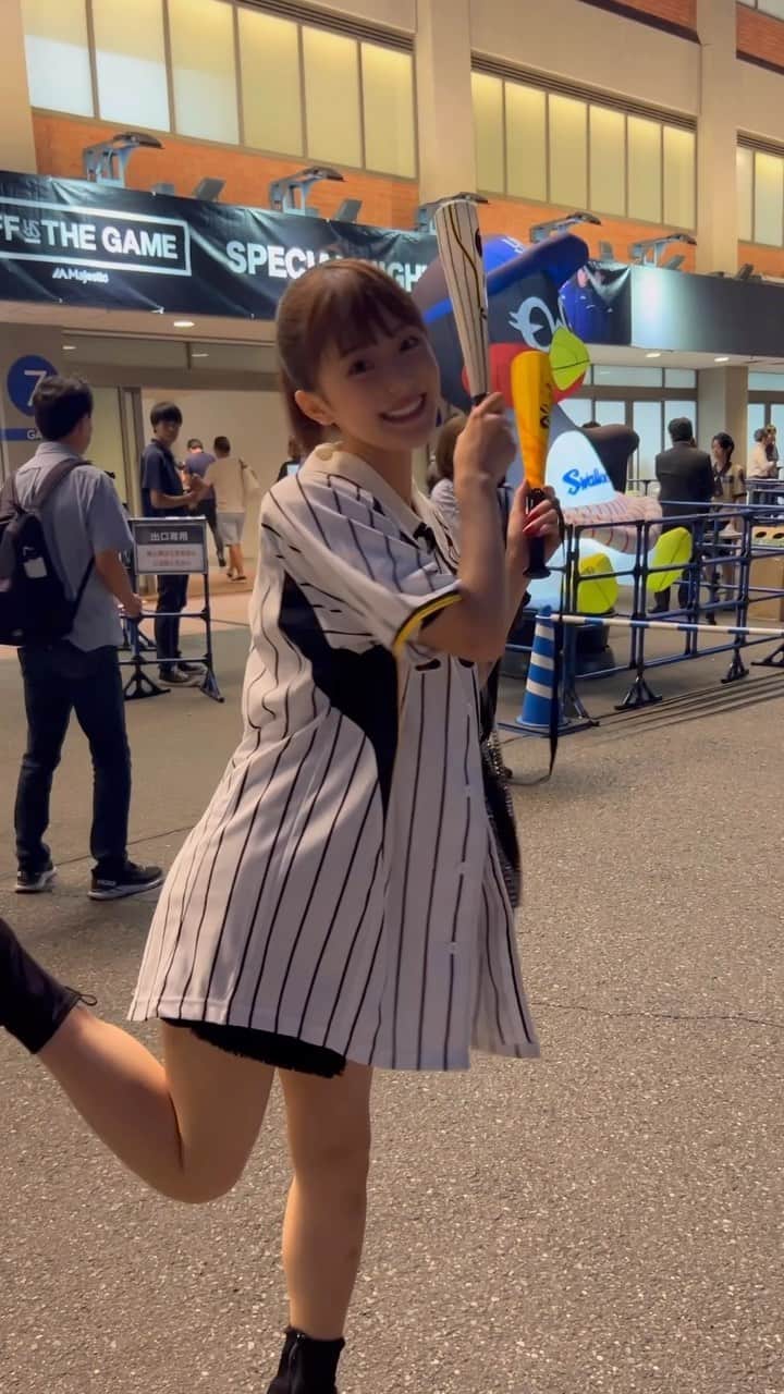 のインスタグラム：「神宮球場に行った日！CSもめちゃ楽しみー！！📣  みんなの応援している球団教えてください！  #阪神タイガース#阪神#阪神優勝#野球#torako #野球観戦#トラコ#虎#阪神タイガース#野球女子#野球#野球女子#are#アレ#阪神優勝」