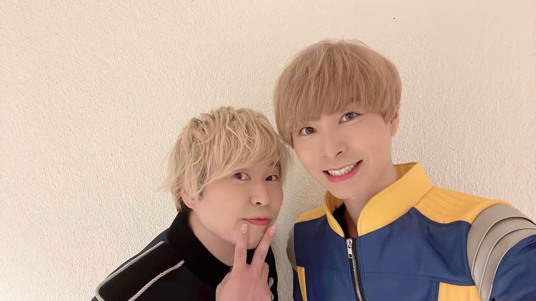 上村祐翔さんのインスタグラム写真 - (上村祐翔Instagram)「「天穹のラビアス」Aチーム✨ 素敵な役者さんが揃った和やかな座組でした！ご一緒できて嬉しかったなあ。  日野未来という役どころを任せていただけたのも含めて、素敵な20代最後のリーディングライブとなりました！ 終わってしまうの寂しいですが、明日のBチームもぜひ見届けてください🫡  ちょいちょい見切れてる人面白い😏 吉野さんとは公演後の晴れやかな笑顔で！ 座長は相変わらずデカくて怖くて優しい！ 思い出たくさん✨ お疲れ様でした🫡」10月14日 21時49分 - u_yuto.pan