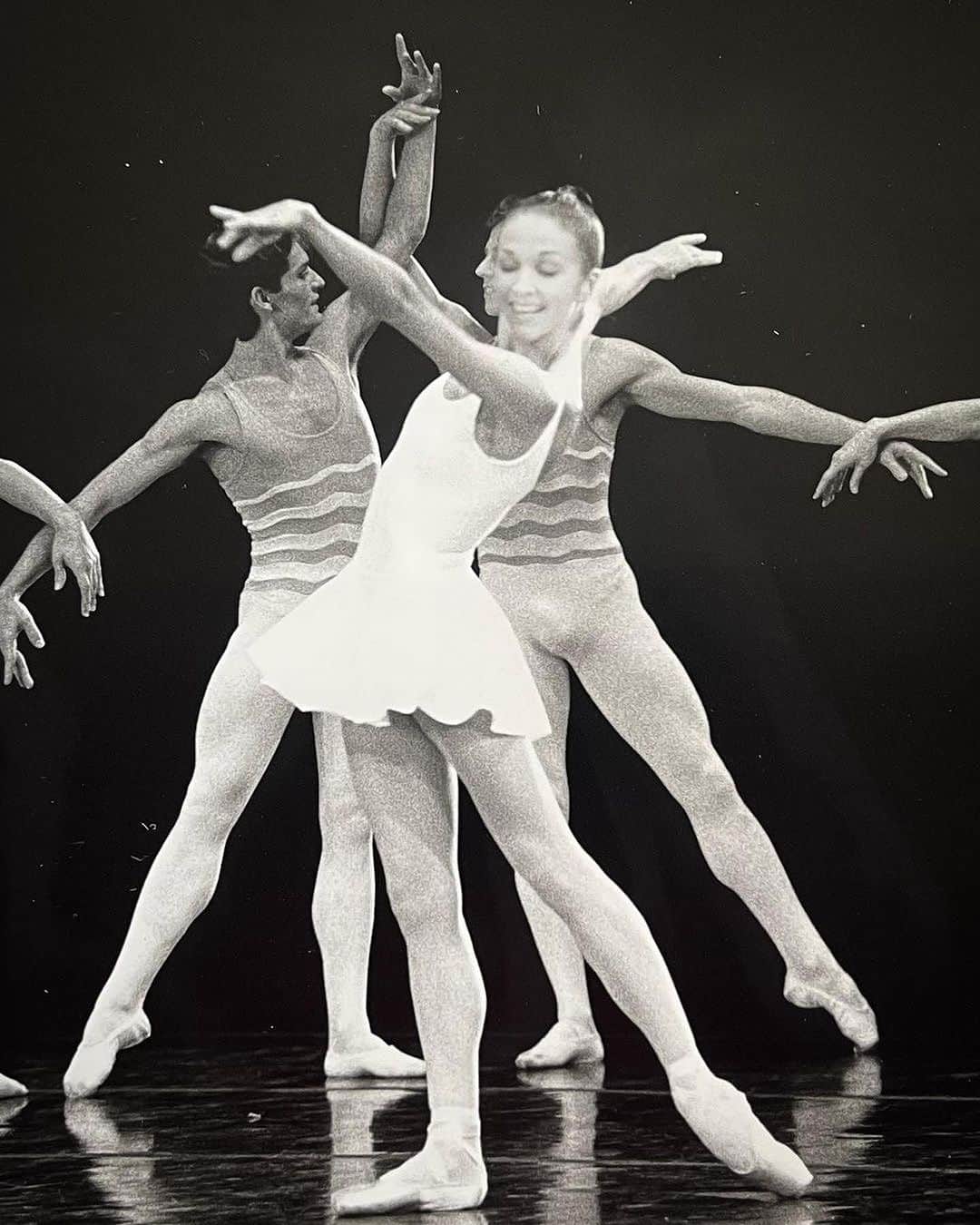 オニール八菜のインスタグラム：「One of my favourite ballerinas @isaguerin2 in three fabulous ballets that I will be making my debuts in all this coming program at the @balletoperadeparis   En Sol avec @humarchand  le 24,26,30 Octobres et le 3 novembre   The Ballerina dans The Concert le 23,25,31 octobre et le 2,4,10 novembre.   In The Night avec @florentmelac le 28 octobre et le 1,7,9 novembre.  #jeromerobbins #ensol #theconcert #inthenight」