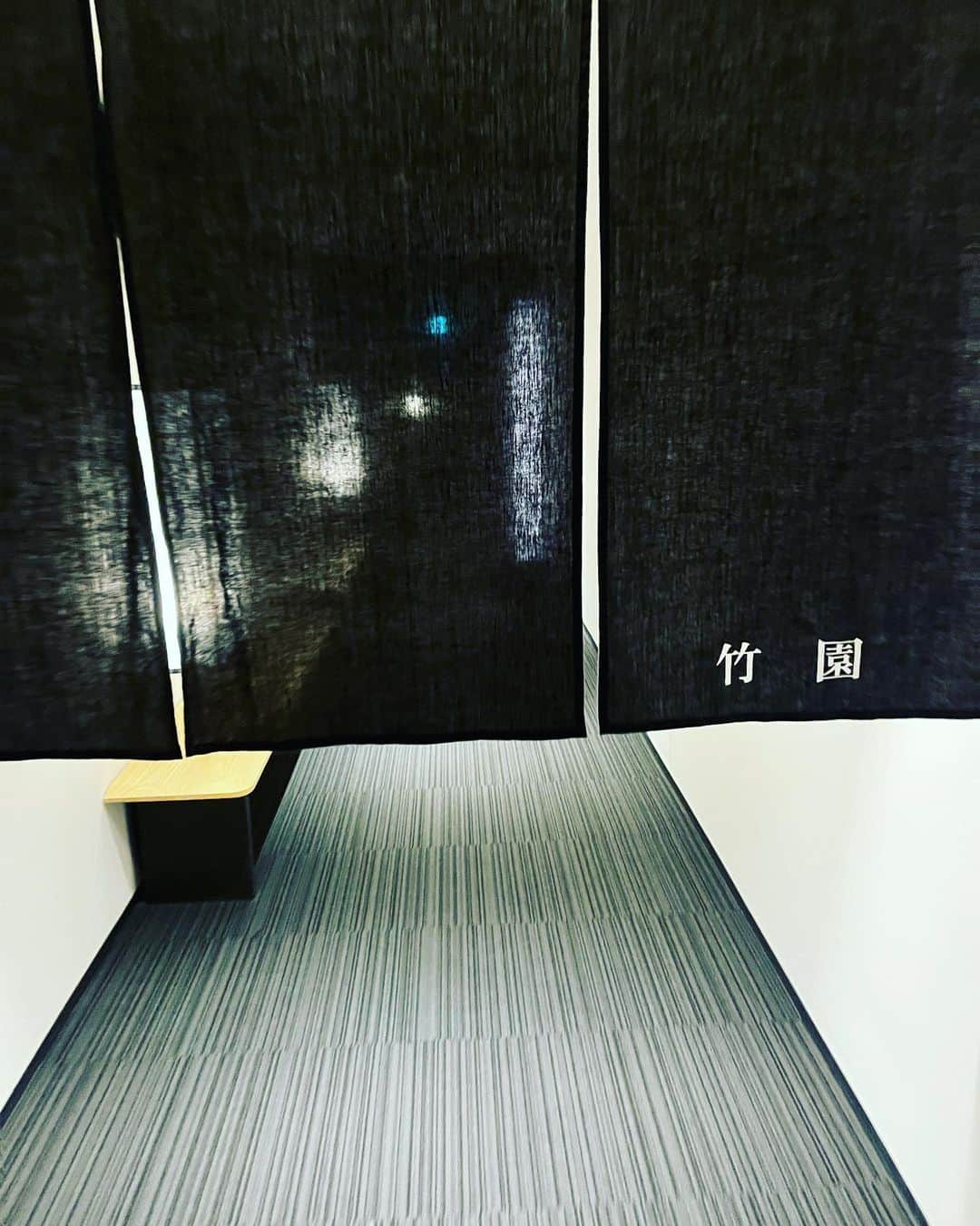 のインスタグラム：「今夜は、芦屋で、オリックスラオウと 株式会社メインステージ高田夫妻と ダイエット中やけど、よく飲み、よく笑い 楽しかったんで、早めのお開きで、2回目のサウナ入って、汗絞りだそう！」
