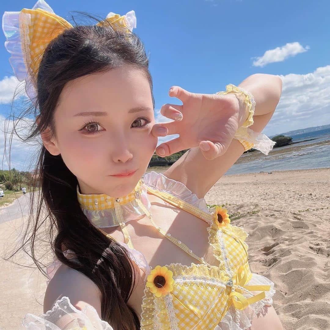 倉坂くるるさんのインスタグラム写真 - (倉坂くるるInstagram)「手作りのひまわり衣装！ 沖縄で着たかったから念願叶って嬉しかった🌈✨  #沖縄 #okinawa #自作衣装 #水着 #cosplay #cosplayer #cosplaygirl #japanesegirl  #角色扮演 #自撮り女子 #costume #coser」10月14日 22時03分 - kurasaka_kururu