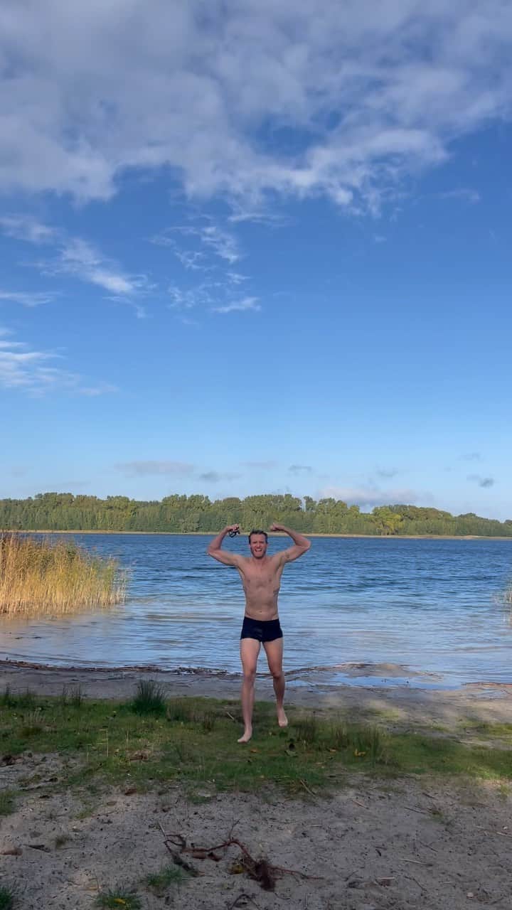 アンドレ・シュールレのインスタグラム：「Cold water season ❄️❄️🙏」