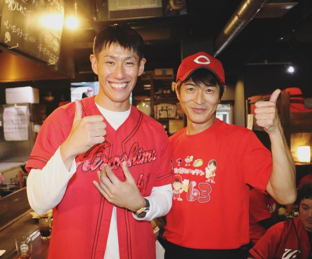 中田廉さんのインスタグラム写真 - (中田廉Instagram)「むーさんこと、村中さん!! 広島東洋CARP由宇練習場大名物 まぁちゃんタコスand岩国にあるお好みキッチン63😌💪🏽🌮🔥💥 プロ一年目から本当に可愛がっていただき現在もご縁が続いています!!  本当にカッコいい兄貴、漢です💪🏽 大盛り上がりでした😭💪🏽  日本シリーズはむーさんに岩国で大イベントをしてもらいます!!!  CARP日本一なってもらいましょう!!!  #お好みキッチン63 #まぁちゃんタコス #むーさん #岩国 #山口 #広島 #カープ#CS #日本一#由宇球場 #むーさん#carp #感謝」10月14日 22時07分 - nakatatatareren