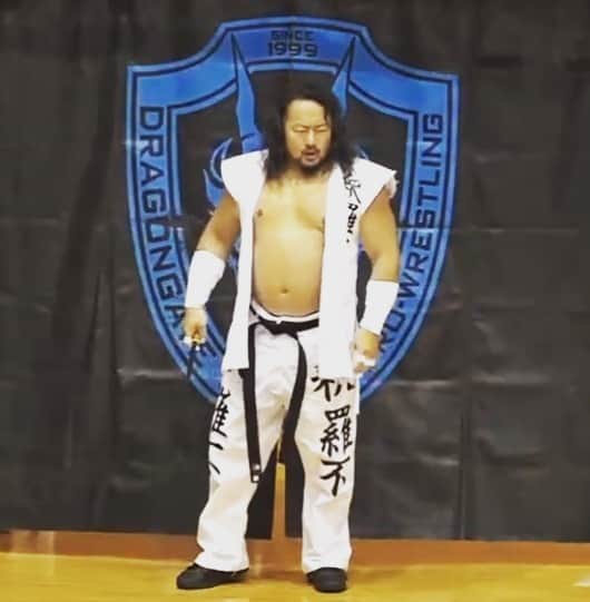 吉田隆司のインスタグラム：「他花師 #dragongate #prowrestling #ドラゴンゲート #プロレス #他花師 #シャラップ #釈羅不」