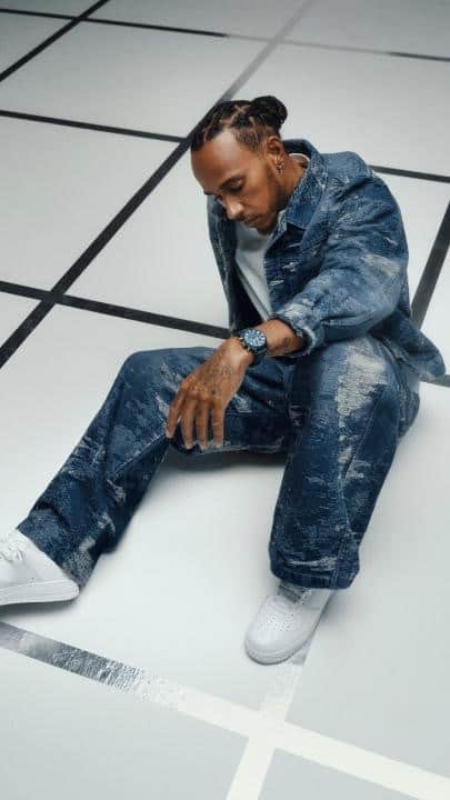 IWCのインスタグラム：「@lewishamilton sporting our contemporary codes with the Pilot’s Watch Chronograph 41 Top Gun Oceana.  🔗Link in bio 📸 Ref. IW389404  #IWCpilot | #TheReference | #IWCtopgun | #IWCoceana | #LewisHamilton」
