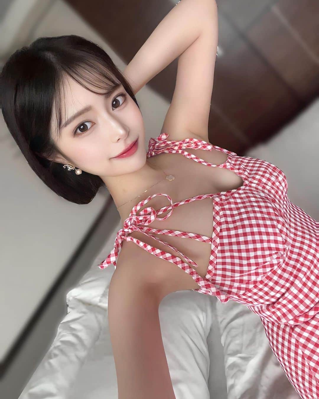 瞳のインスタグラム：「ぼぶ👧🏻❤️🤍❤️🤍」