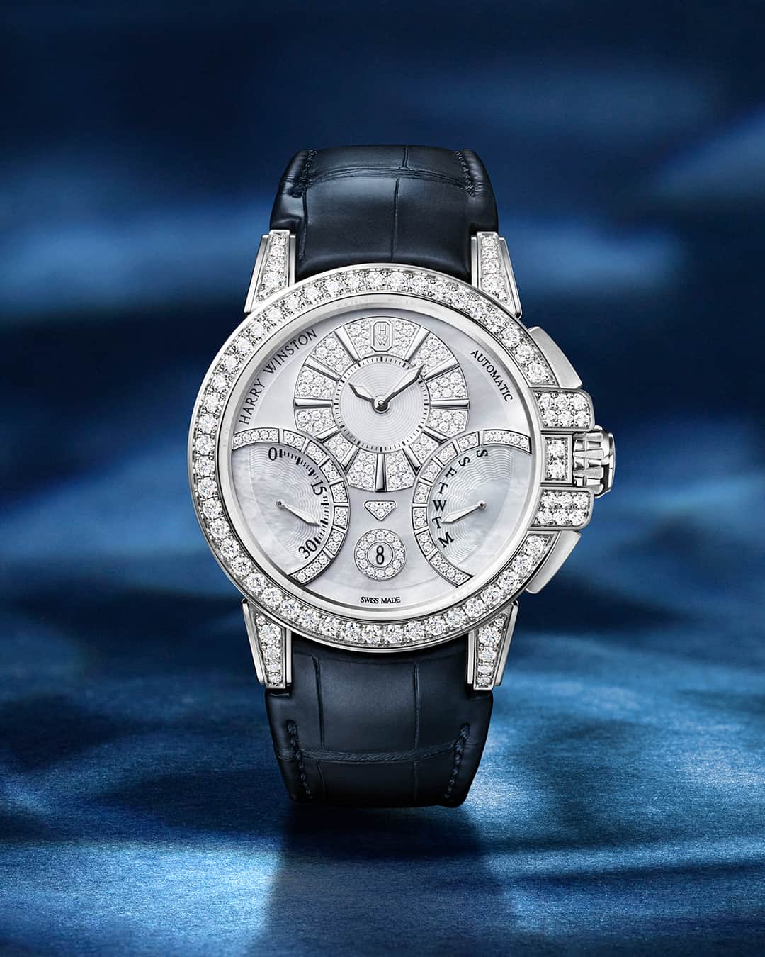 ハリー・ウィンストンのインスタグラム：「A splash of diamonds lends this Ocean Biretrograde Automatic 42mm a sophisticated sensibility, while a double retrograde complication spotlights its power and precision. Navigate your time with this handsome watch by tapping the link in bio. #HarryWinston #HWOcean」