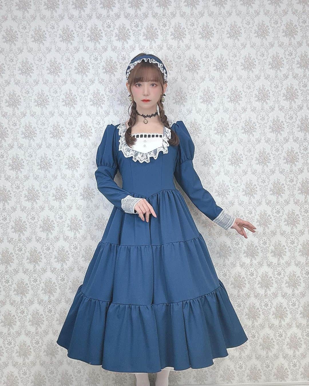 深澤翠さんのインスタグラム写真 - (深澤翠Instagram)「marcHenTica by Hiroko Tokumine 💎エスメラルダワンピース  https://www.hirokotokumine.com/  @hirokotokumine   #lolitafashionstyle  #ロリィタ」10月14日 22時40分 - midorifukasawa