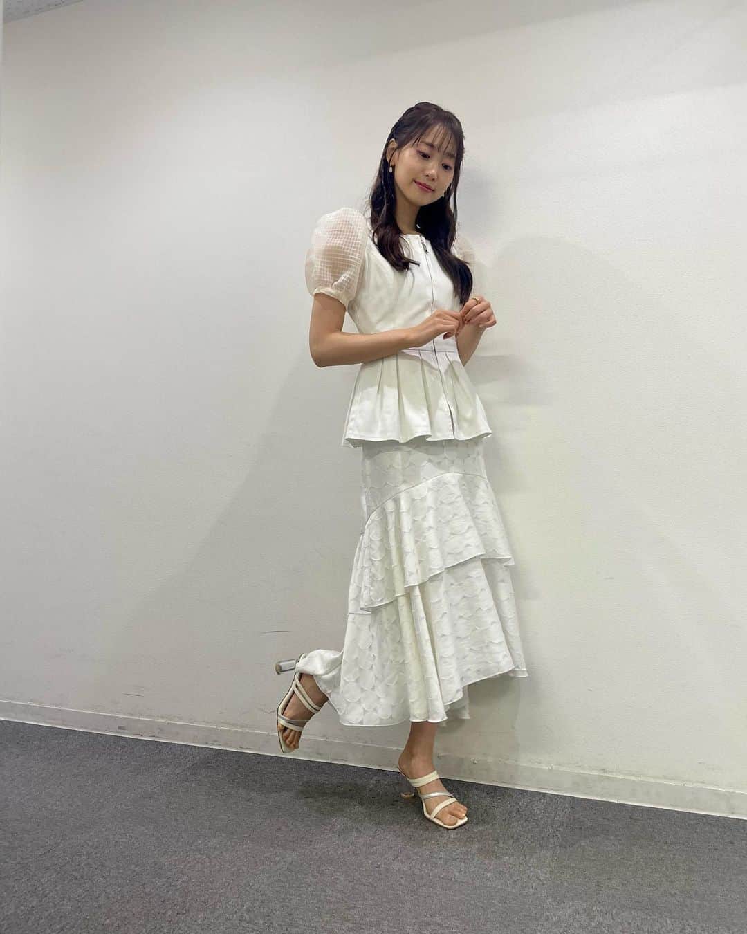 芹澤優さんのインスタグラム写真 - (芹澤優Instagram)「🎮  昨日放送された『アニゲーイレブン』のお衣装ですよ！  可愛いの伝道師になりました！  かおりんちゃん なんだかちっこくておもろくて不思議可愛い生命体だった！ふしかわ！！！❤️  スタイリスト @shingo_tsuno   トップス @emiriawiz_official   #今日アフレコで #羊の鳴き声たくさんやったら #ラムたべたくなって #ひとりうーばーした #今すっごくラム臭いです」10月14日 22時53分 - seriko_is_no.1