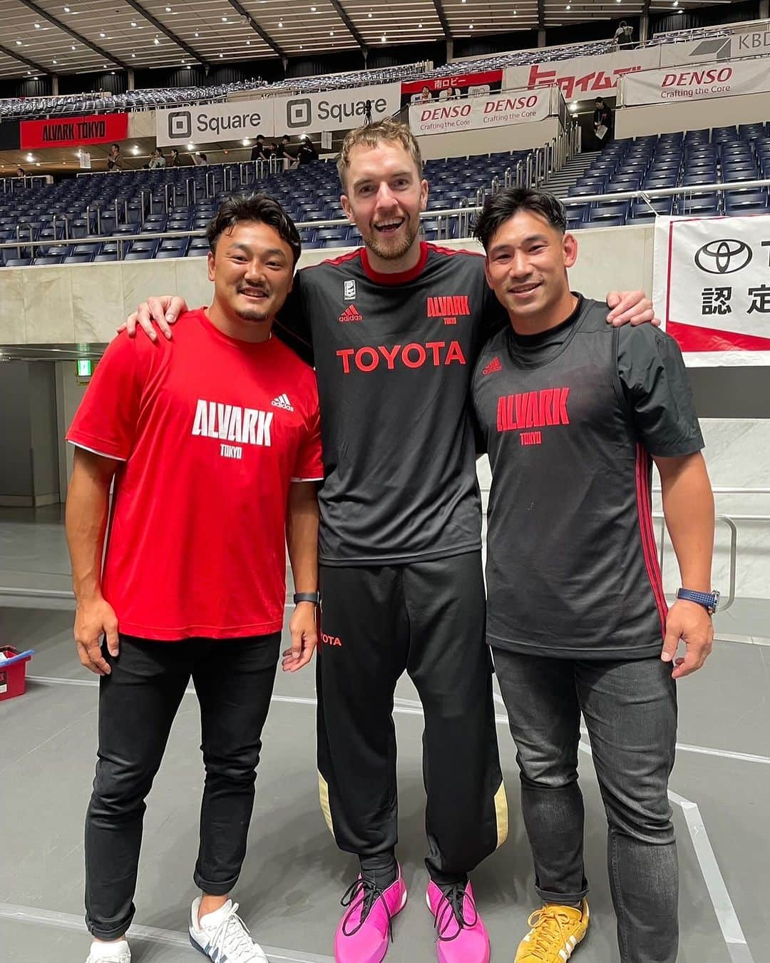 尾崎晟也さんのインスタグラム写真 - (尾崎晟也Instagram)「アルバルクの開幕戦！ 観戦してきました🏀  演出とか会場の雰囲気が最高やったな〜！  また観に行にいく！！ @zackab10   @adidastokyo @adidasbasketball @alvark_tokyo」10月14日 22時58分 - o.se1ya