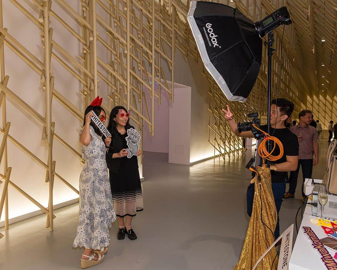 小松美羽さんのインスタグラム写真 - (小松美羽Instagram)「We want to express our heartfelt gratitude to our cherished visitors, the dedicated media professionals, and esteemed curators who made our grand opening a truly special and memorable day. Your support and enthusiasm mean the world to us 🙏  At Whitestone Gallery, we’re committed to curating a diverse array of artworks from both established and emerging artists worldwide, who continually challenge conventions and expand the boundaries of artistic expression.  Don’t miss our exciting exhibitions and stay tune for more upcoming events: ▍‘𝗦𝗲𝗻𝘀𝗲 𝗼𝗳 𝗦𝗮𝗰𝗿𝗲𝗱𝗻𝗲𝘀𝘀’ by Miwa Komatsu (@miwakomatsu_official) 📅 Exhibition Period: October 14, 2023 - December 17, 2023  ▍ ‘𝗔𝗻 𝗜𝗻𝘁𝗿𝗼𝘀𝗽𝗲𝗰𝘁𝗶𝘃𝗲’ by Ronald Ventura (@ronaldventurastudio) 📅 Exhibition Period: October 14, 2023 - January 28, 2024  📍39 Keppel Road, #05-03/06 Tanjong Pagar Distripark, Singapore 089065 • • #whitestonegallery #MiwaKomatsu #RonaldVentura #contemporaryart #artcollector #spiritualart #Singaporeartgallery #WhitestoneGallerySingapore #Mythicalart #hyperrealism #artlovers #artindepth #SenseofSacredness #AnIntrospective #spiritualjourney #etheral #fineart #grandopening #debutshow #surrealism #realism #artexhibitions #debutshow #画廊 #現代アート #白石画廊 #シンガポール」10月14日 23時25分 - miwakomatsu_official