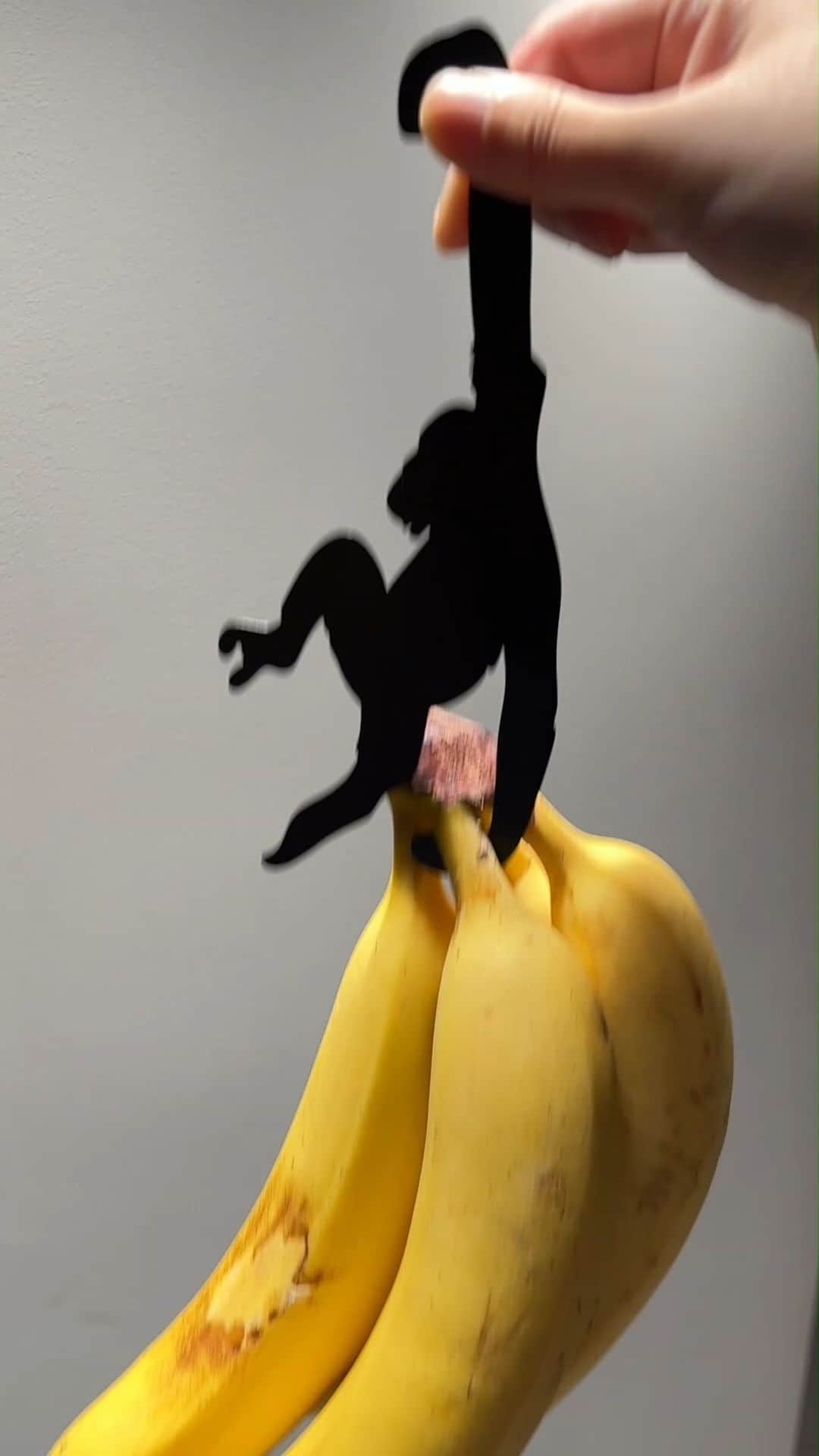 SHEINのインスタグラム：「Got counter clutter? No monkey business, this banana hanger has us hooked 🍌🐒😉  🔎 10707503  #SHEIN #SHEINforAll #SHEINstyle #fashion #chic #saveinstyle」