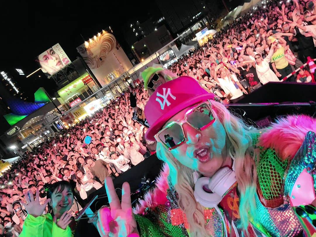 のインスタグラム：「熊本 #RKKまつり ！！ この素晴らしい光景、今年も熊本の皆さんと一緒に盛り上がれて本当にホントに最高でした！！ ありがとうDO DANCE！！   #熊本  #DJKOO」