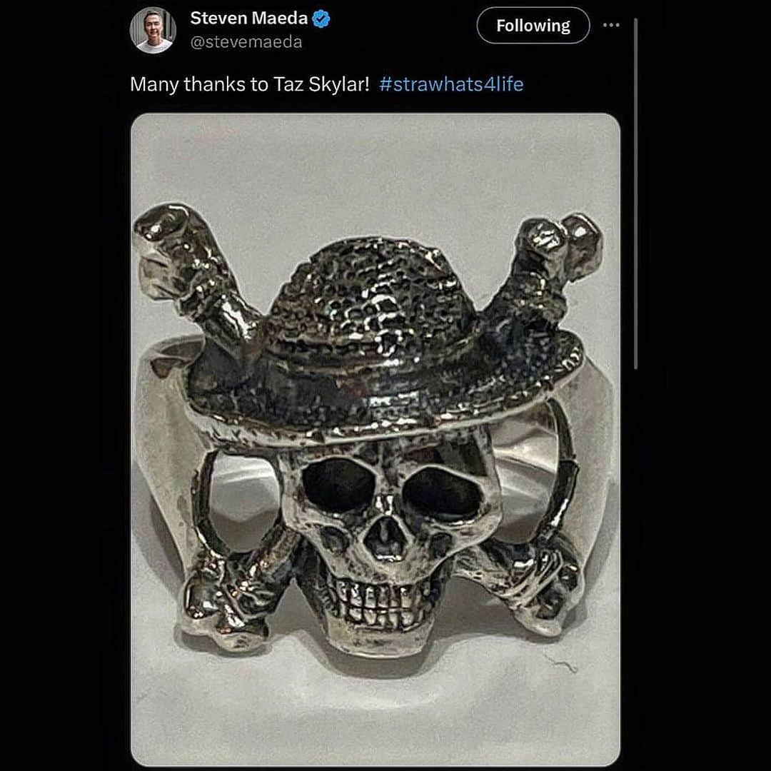 クレイジーピッグのインスタグラム：「Came across this post today: the legendary Steven Maeda, ONE PIECE Netlfix Showrunner receiving his custom ring a while back to commemorate the Series. Hand carved by Armand Serra on special request by Taz Skylar who stars in the show as Sanji 🔥 if you haven’t watched it already check it out now!  .  @taz_skylar @stevemaeda  . This rings not for sale currently and was a special custom request for the cast/crew. But who knows in the future 🤞  . . #onepiece #onepiecefan #liveaction #onepieceanime #strawhat #strawhatpirates #pirate #skull #netflix #netflixseries #strawhats4life #silver #ring #anime」