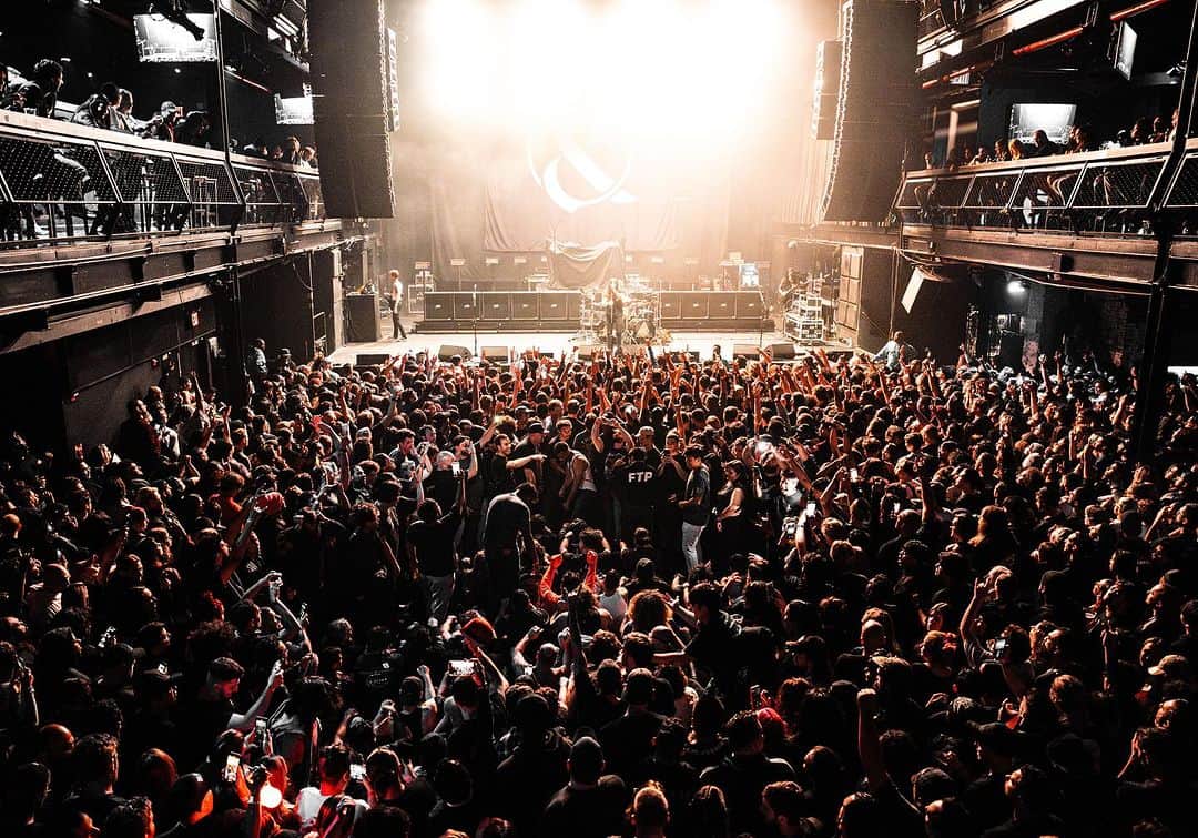 Of Mice & Menさんのインスタグラム写真 - (Of Mice & MenInstagram)「NYC WENT CRAZY!!!  These shows with @bfmvofficial & @vended_official have been nuts, trust us you don’t want to miss out on the action!   🎟️ OFMICETICKETS.COM 🎟️  📸: @gnarlymedia_」10月15日 0時03分 - omandm