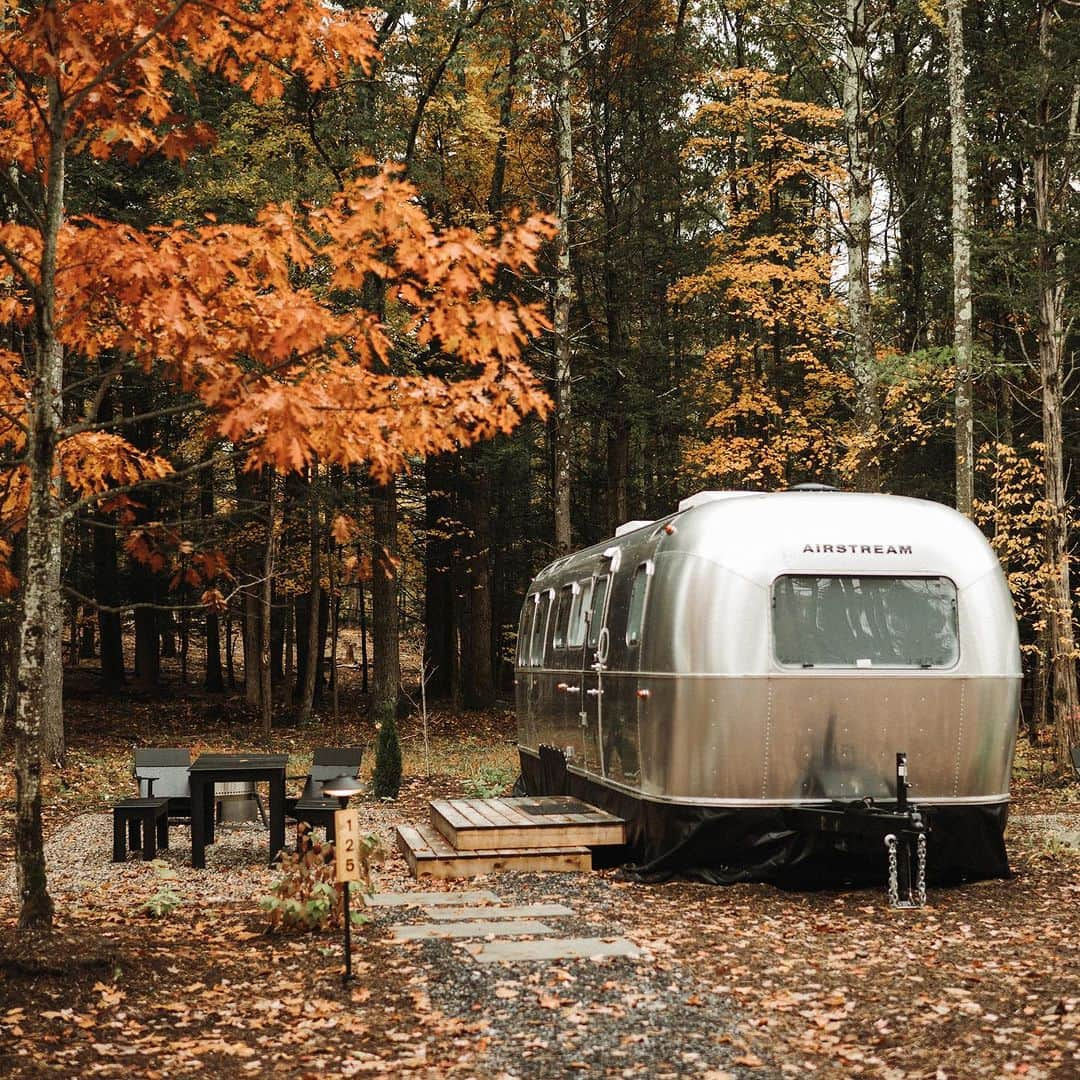 Snow Peak USAさんのインスタグラム写真 - (Snow Peak USAInstagram)「Enjoy fall with more time outside. This October, @autocamp and @snowpeakusa are teaming up to share the love of the outdoors and give you more time in nature.  GIVEAWAY - One winner will receive a 2-night stay at their choice of one of AutoCamp’s six locations and a $500 Snow Peak gift card to get outfitted for the adventure. Just follow the rules below and enter through the end of the month!  GATHERING + CAMPOUT - Join in on our time outside gatherings. Meet us at Snow Peak Brooklyn tonight, Saturday, October 14 from 4-7 PM, and join us upstate at AutoCamp Catskills from October 26-29 for culinary workshops, forest bathing, guided hikes, fireside conversations, and more! Plus, enjoy a Snow Peak pop-up at AutoCamp Catskills all October long. We’re here to help you recharge and connect with the outdoors and each other.   Head to our link in bio to enter to win, and then explore all of our events, happenings, and experiences.  Official Entry Rules Giveaway -Enter before 11:59 PDT on 10/31 -Follow @snowpeakusa and @autocamp -Tag at least 1 friend, bonus entries for up to 2 additional tags -Head to the link in bio to enter your email, agree to terms & conditions and complete entry  -Entrants must be 18+ and residents of the domestic United States」10月15日 0時28分 - snowpeakusa