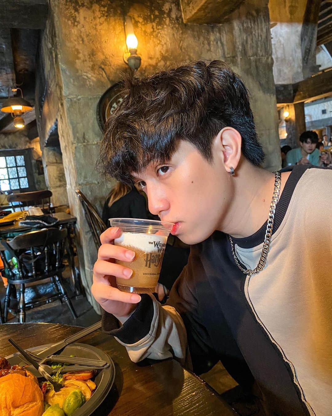 Ranz Kyleさんのインスタグラム写真 - (Ranz KyleInstagram)「Just having a butter beer 🍻」10月15日 0時25分 - ranzkyle