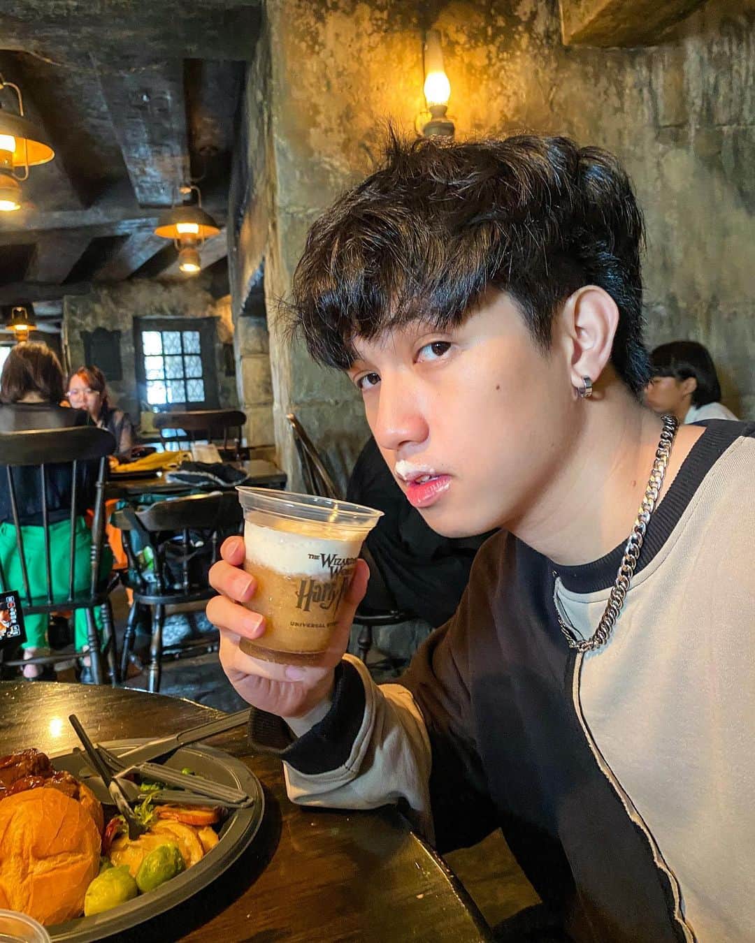 Ranz Kyleさんのインスタグラム写真 - (Ranz KyleInstagram)「Just having a butter beer ...