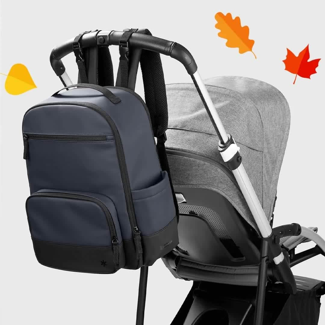 Skip Hopのインスタグラム：「Fall strolls call for our NEW Flex Diaper Backpack! 🍁 🍂 🍁 Easy to strap on your stroller,  it's packed with sporty style both moms & dads will love! 💯  #skiphop #musthavesmadebetter #babystroller #diaperbag #diaperbackpack #falladventure #fallstrolls」